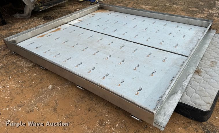 image for item EI6674 Dry van trailer doors 