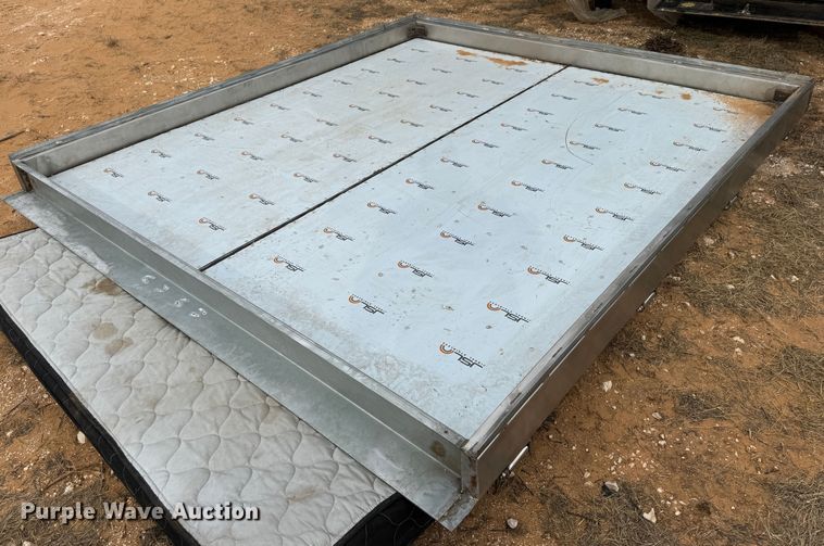 image for item EI6674 Dry van trailer doors 