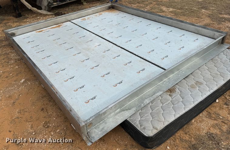 image for item EI6674 Dry van trailer doors 