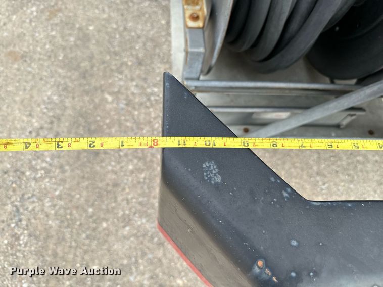 image for item EJ0216 1990 International  4900 fuel truck