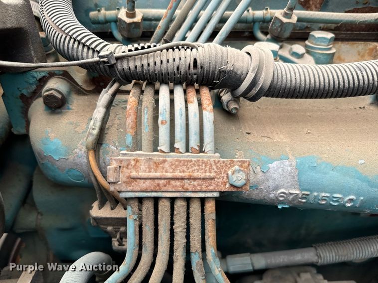 image for item EJ0216 1990 International  4900 fuel truck