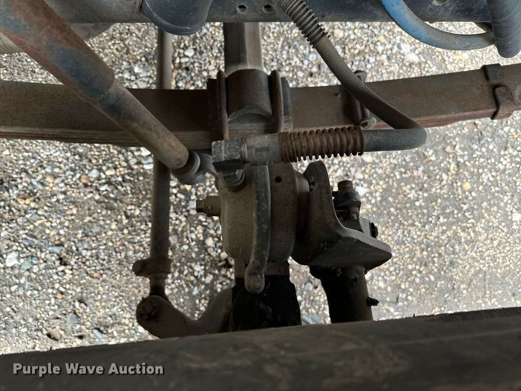 image for item EJ0216 1990 International  4900 fuel truck