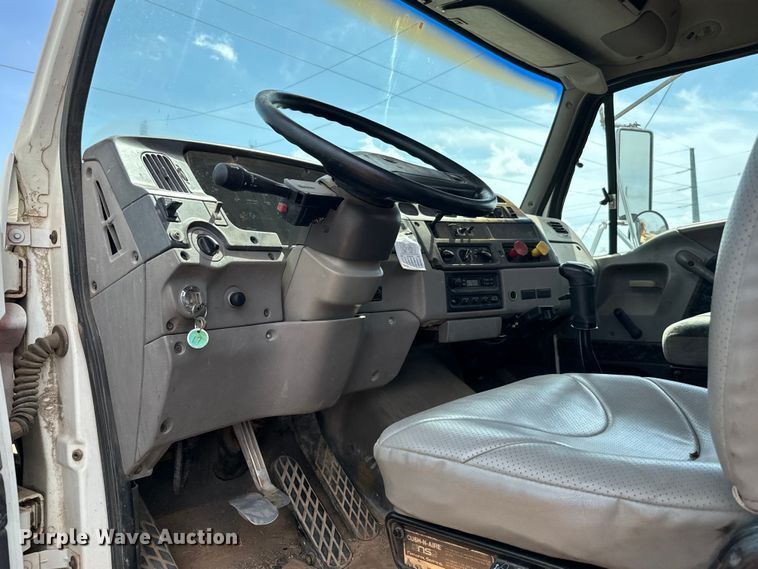 image for item EJ0334 2000 Sterling A-Line semi truck