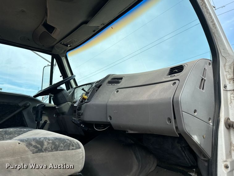 image for item EJ0334 2000 Sterling A-Line semi truck