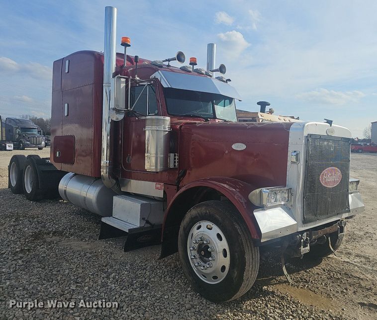 image for item EJ5862 1997 Peterbilt  379 semi truck