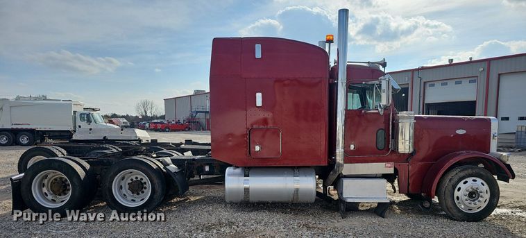 image for item EJ5862 1997 Peterbilt  379 semi truck