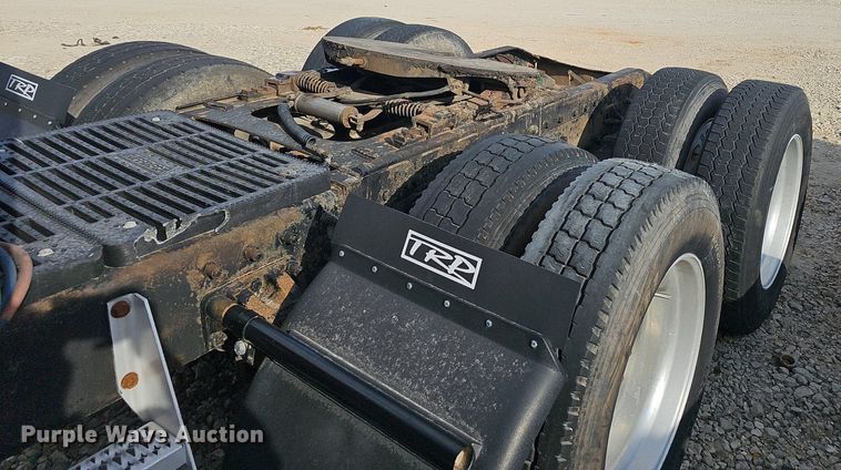 image for item EJ5862 1997 Peterbilt  379 semi truck