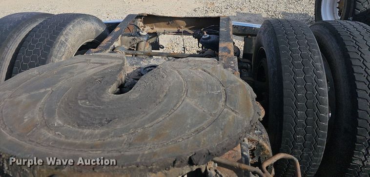 image for item EJ5862 1997 Peterbilt  379 semi truck