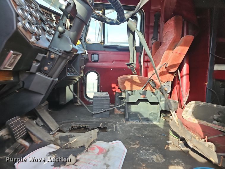 image for item EJ5862 1997 Peterbilt  379 semi truck