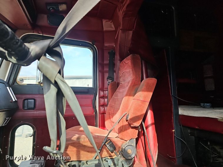 image for item EJ5862 1997 Peterbilt  379 semi truck