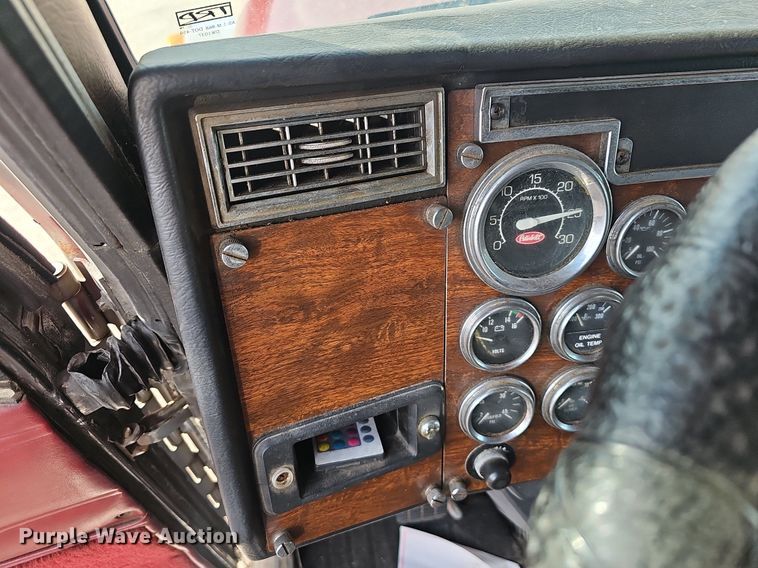 image for item EJ5862 1997 Peterbilt  379 semi truck