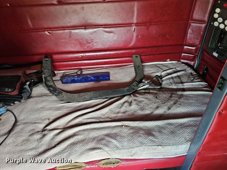 image for item EJ5862 1997 Peterbilt  379 semi truck