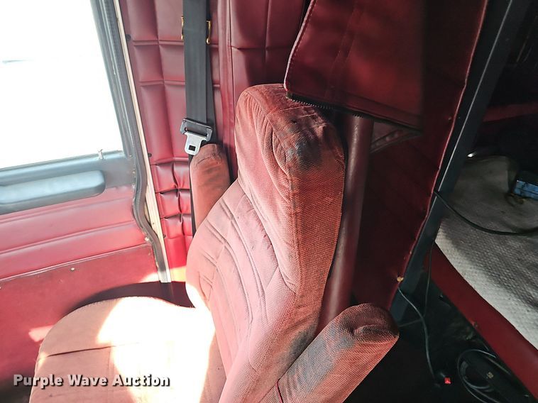 image for item EJ5862 1997 Peterbilt  379 semi truck