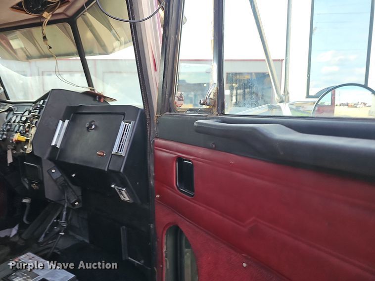 image for item EJ5862 1997 Peterbilt  379 semi truck