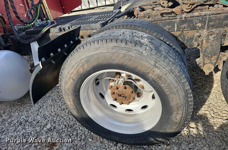 image for item EJ5862 1997 Peterbilt  379 semi truck