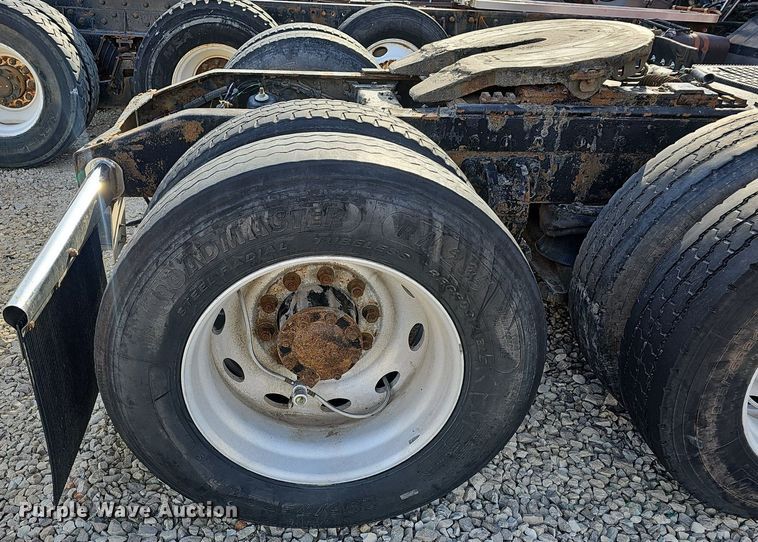 image for item EJ5862 1997 Peterbilt  379 semi truck