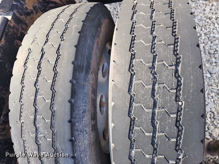 image for item EJ5862 1997 Peterbilt  379 semi truck