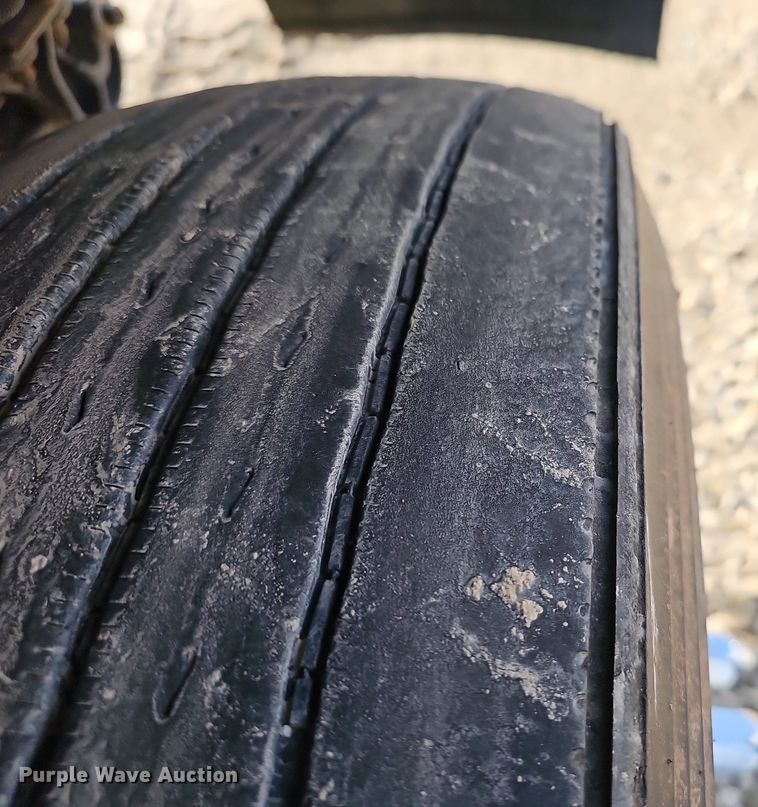 image for item EJ5862 1997 Peterbilt  379 semi truck