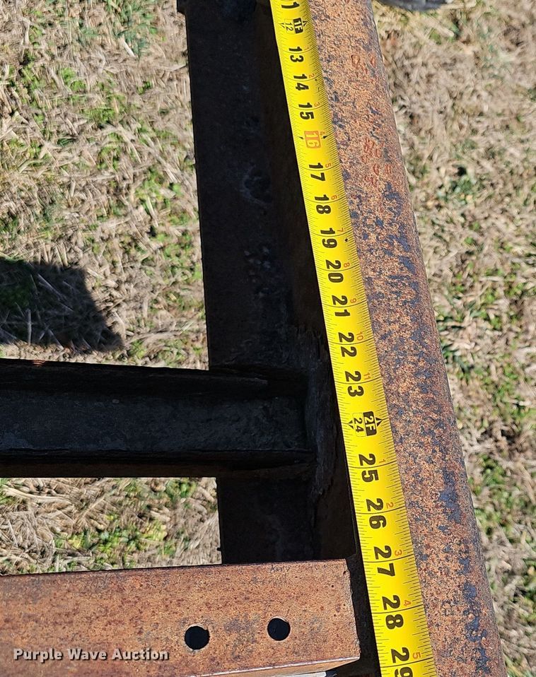 image for item EJ5915 2005 Freightliner Business Class M2 truck cab and chassis