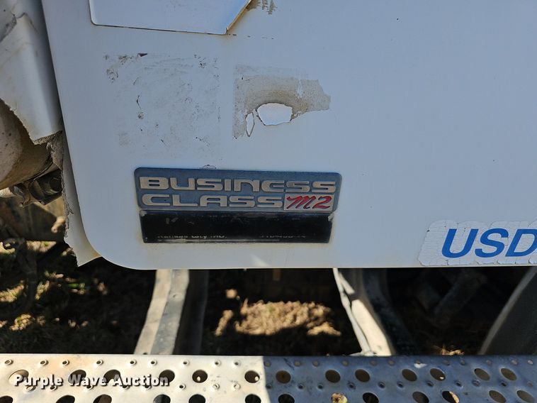 image for item EJ5915 2005 Freightliner Business Class M2 truck cab and chassis