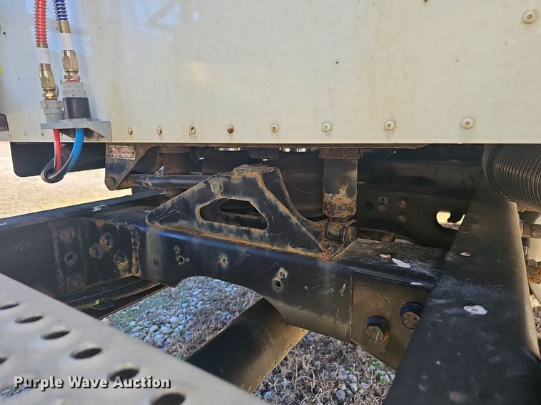 image for item EJ6019 2006 International 9400i semi truck