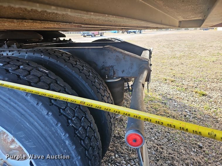 image for item EJ6019 2006 International 9400i semi truck