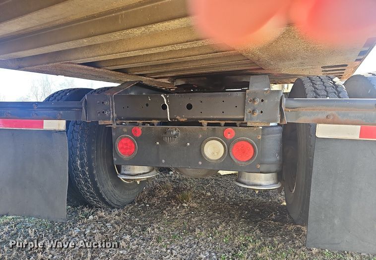 image for item EJ6019 2006 International 9400i semi truck