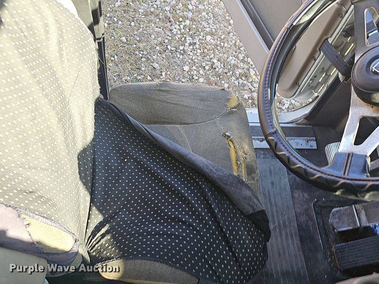 image for item EJ6019 2006 International 9400i semi truck