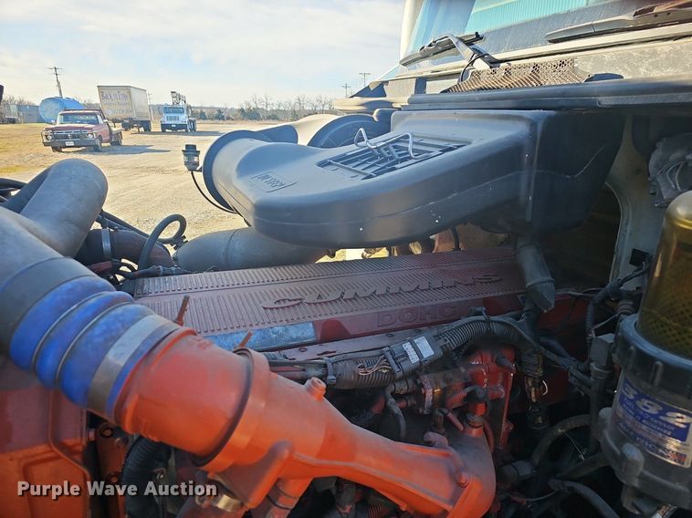 image for item EJ6019 2006 International 9400i semi truck