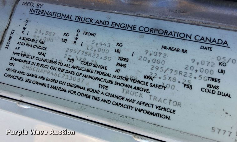 image for item EJ6019 2006 International 9400i semi truck