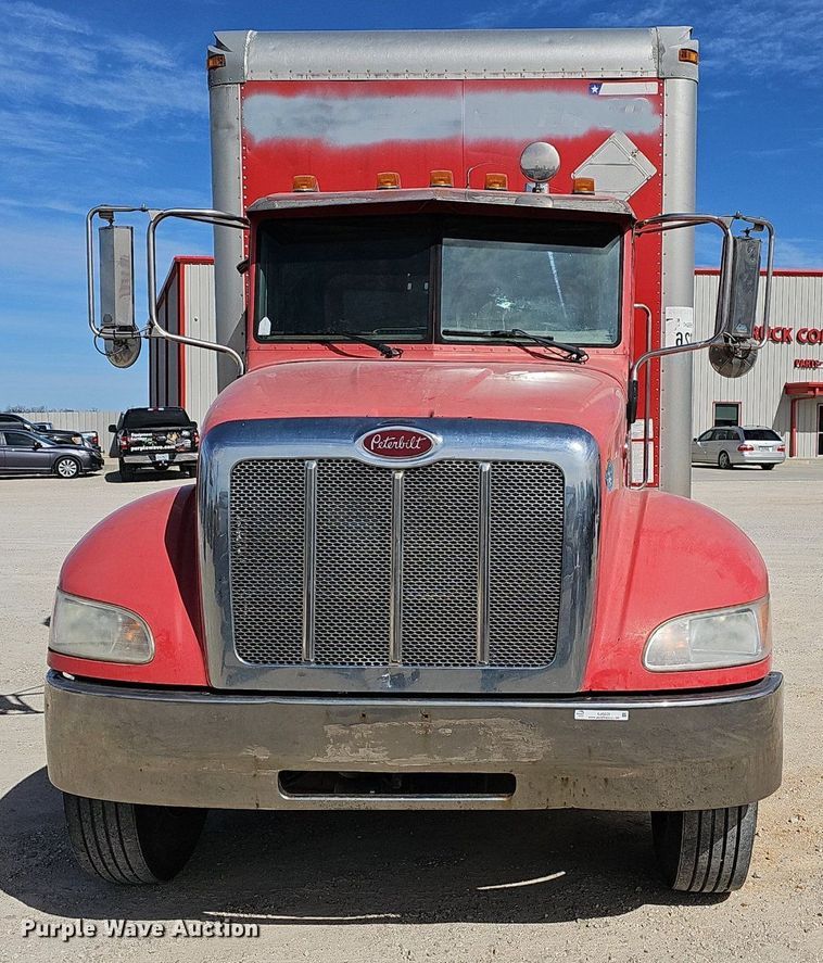 image for item EJ6025 2009 Peterbuilt  PB335 box truck