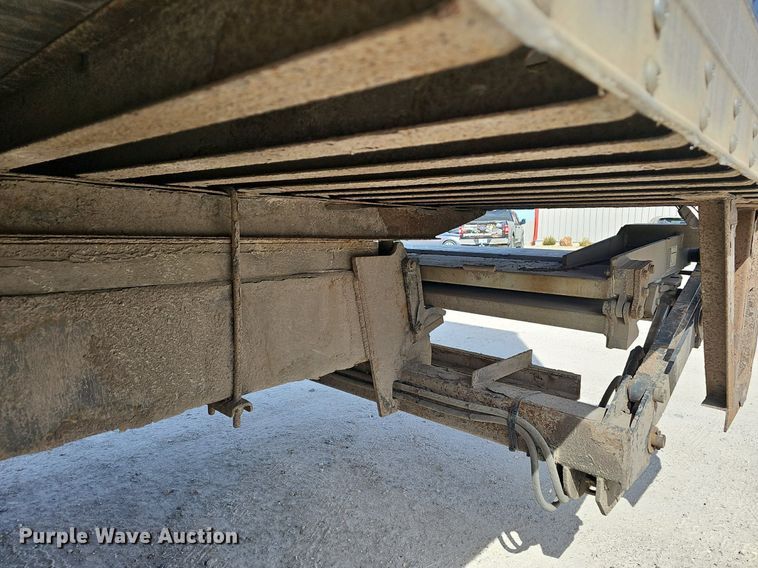 image for item EJ6025 2009 Peterbuilt  PB335 box truck