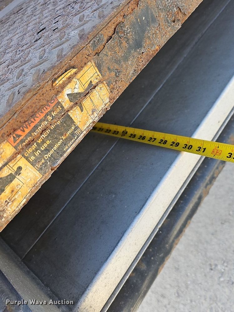 image for item EJ6025 2009 Peterbuilt  PB335 box truck