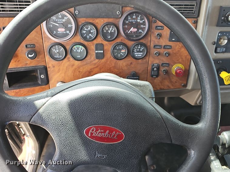 image for item EJ6025 2009 Peterbuilt  PB335 box truck