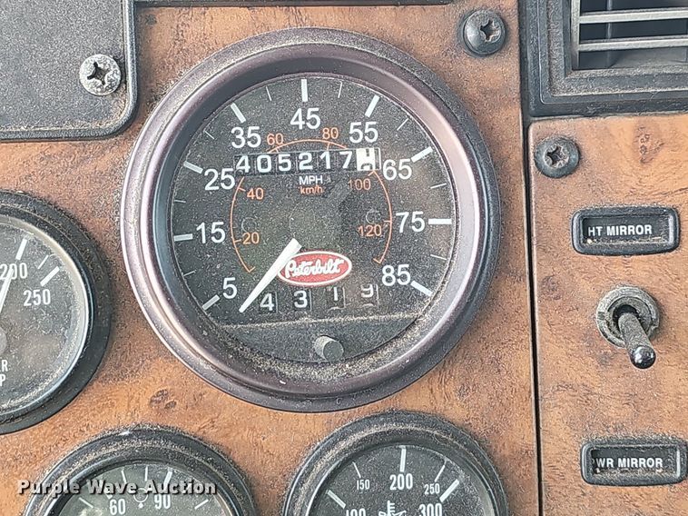 image for item EJ6025 2009 Peterbuilt  PB335 box truck