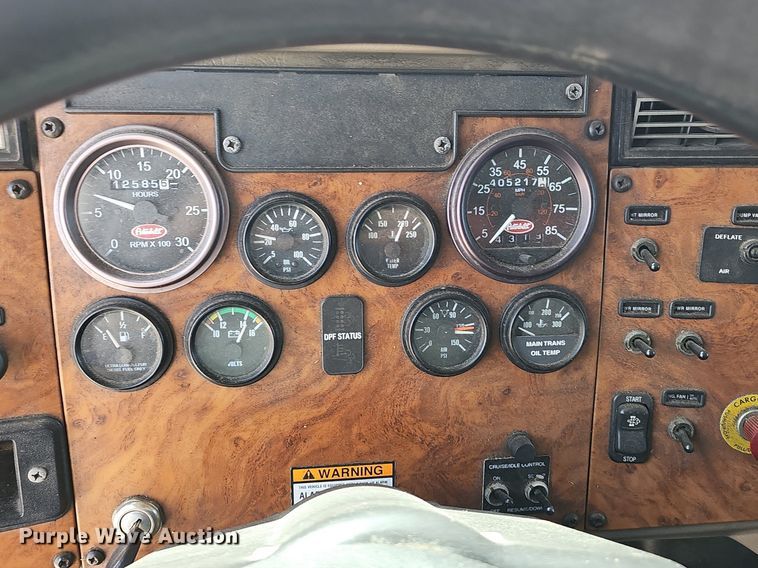 image for item EJ6025 2009 Peterbuilt  PB335 box truck