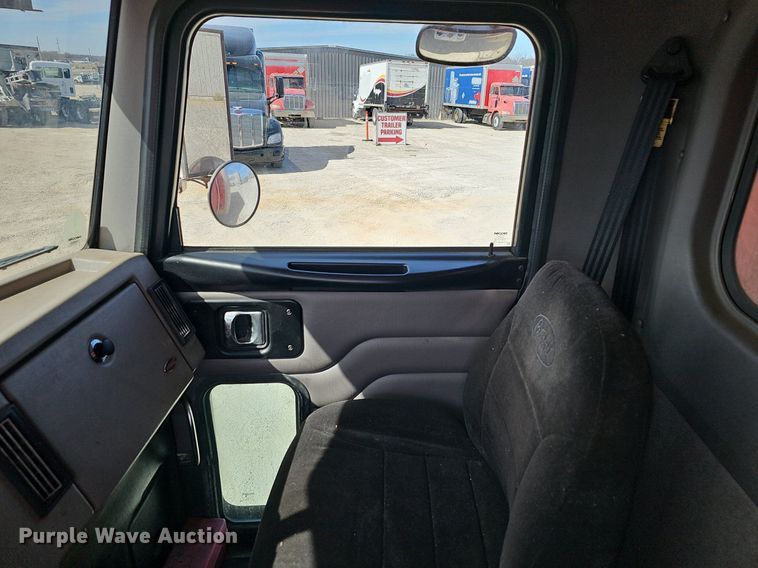 image for item EJ6025 2009 Peterbuilt  PB335 box truck