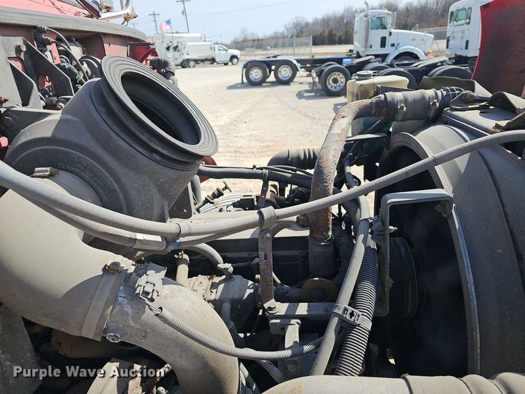 image for item EJ6025 2009 Peterbuilt  PB335 box truck