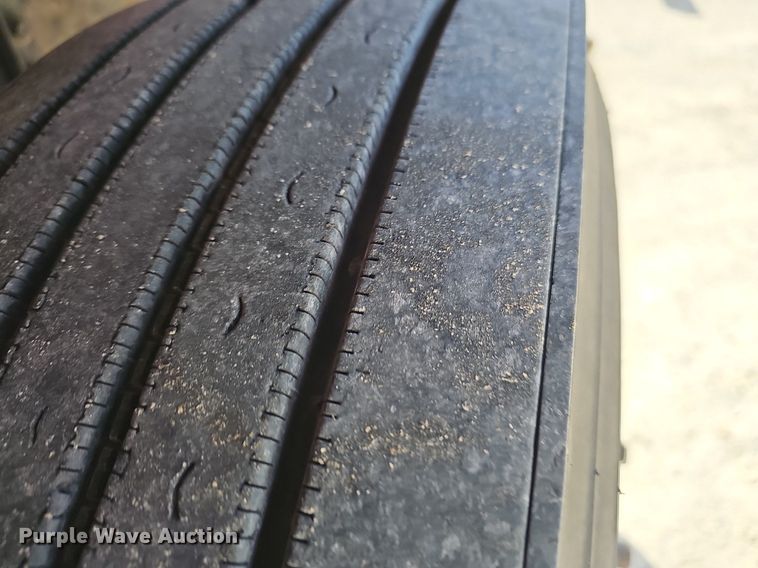 image for item EJ6025 2009 Peterbuilt  PB335 box truck