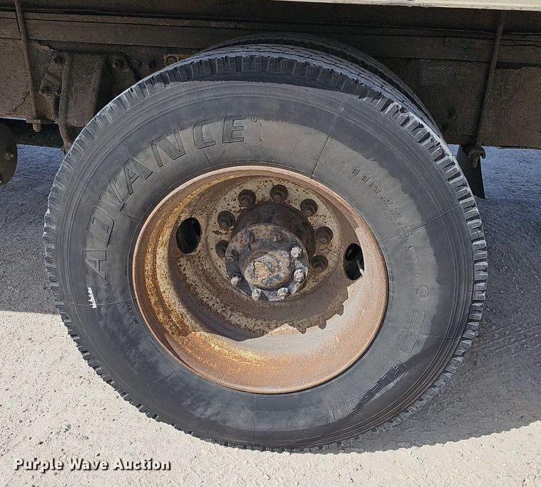 image for item EJ6025 2009 Peterbuilt  PB335 box truck