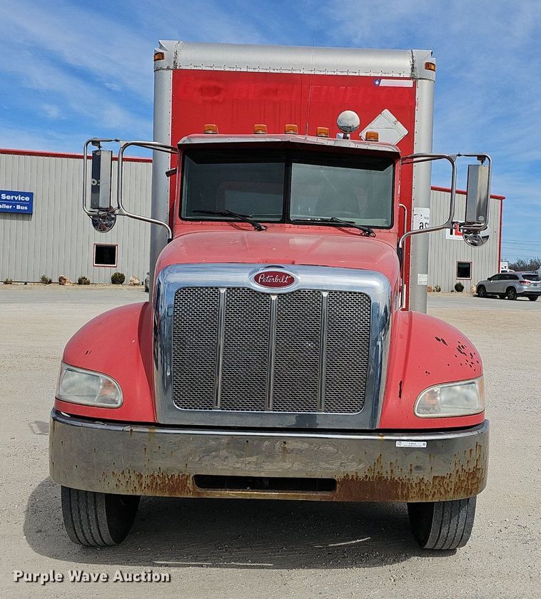 image for item EJ6026 2009 Peterbilt  PB335 box truck
