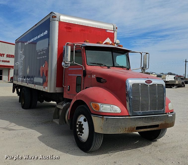 image for item EJ6026 2009 Peterbilt  PB335 box truck