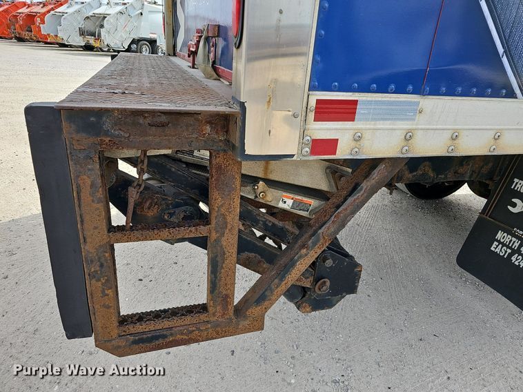 image for item EJ6026 2009 Peterbilt  PB335 box truck