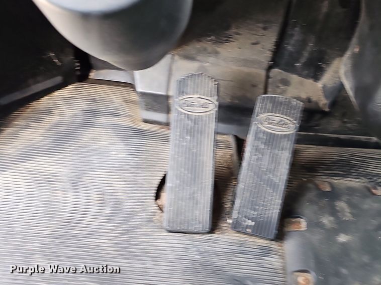 image for item EJ6026 2009 Peterbilt  PB335 box truck