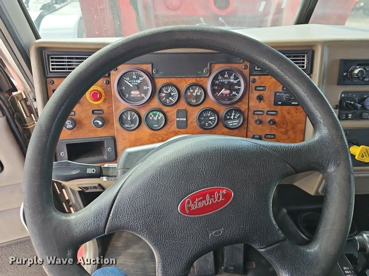 image for item EJ6026 2009 Peterbilt  PB335 box truck