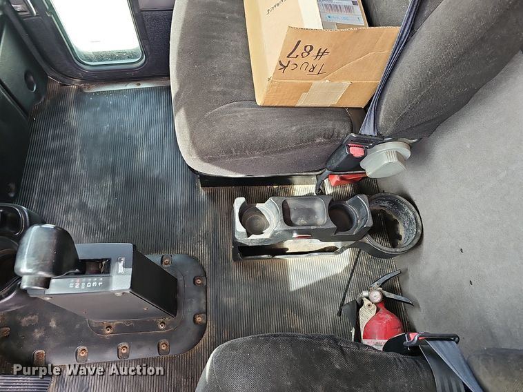 image for item EJ6026 2009 Peterbilt  PB335 box truck