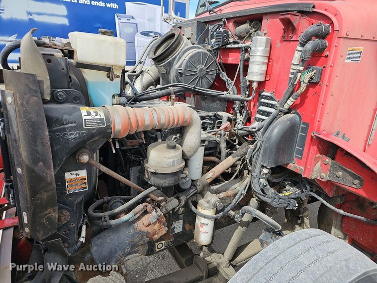 image for item EJ6026 2009 Peterbilt  PB335 box truck