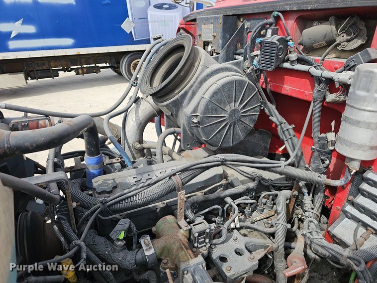 image for item EJ6026 2009 Peterbilt  PB335 box truck