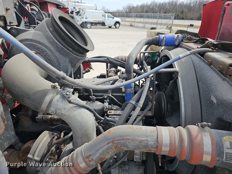 image for item EJ6026 2009 Peterbilt  PB335 box truck