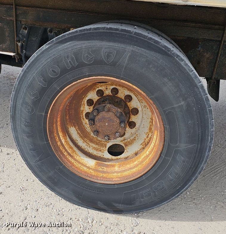 image for item EJ6026 2009 Peterbilt  PB335 box truck